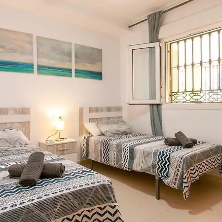 Vacation Quiet & Close To Beach Apartment *