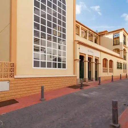 Vacation Quiet & Close To Beach Apartment *